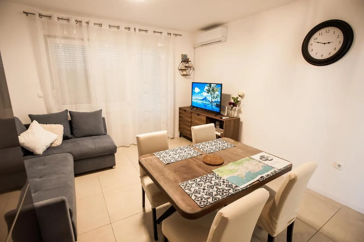 Apartment Little Violet - Balcony & Free Parking Zadar Chorwacja