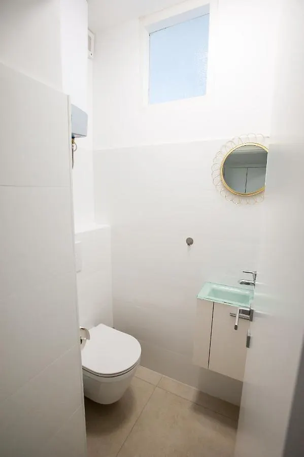 Apartment Little Violet - Balcony & Free Parking Zadar