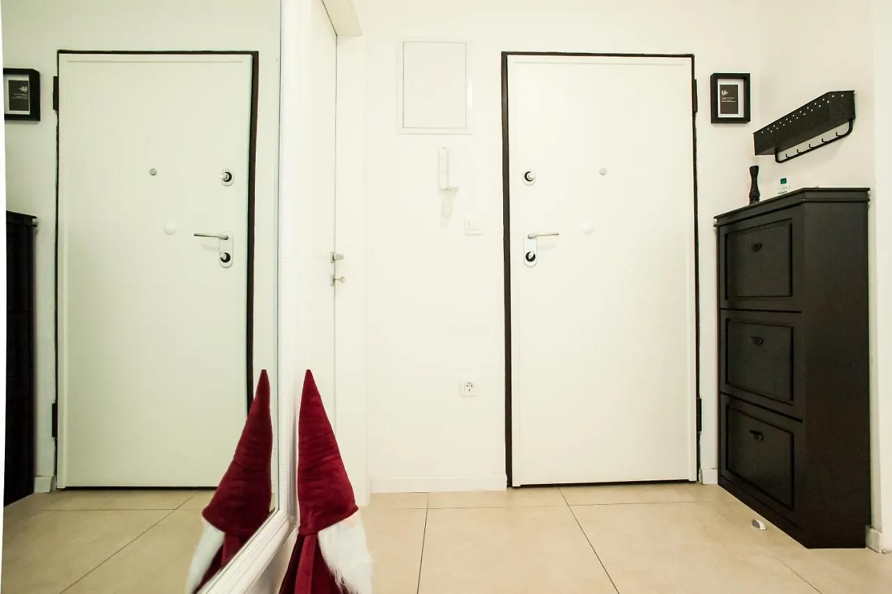 Apartment Little Violet - Balcony & Free Parking Zadar 0*,  Croatia