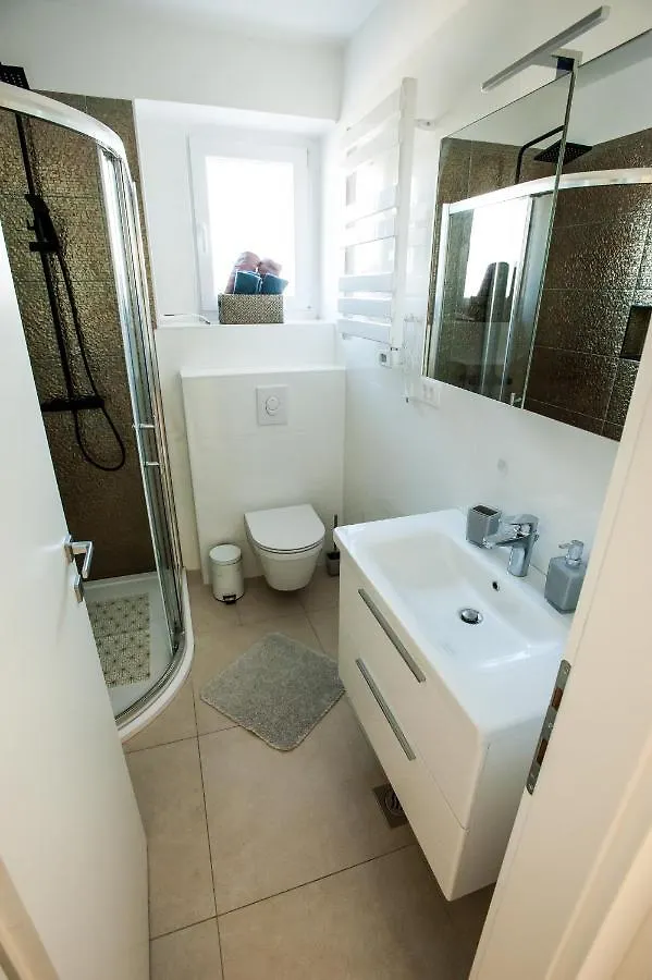 Apartment Little Violet - Balcony & Free Parking Zadar
